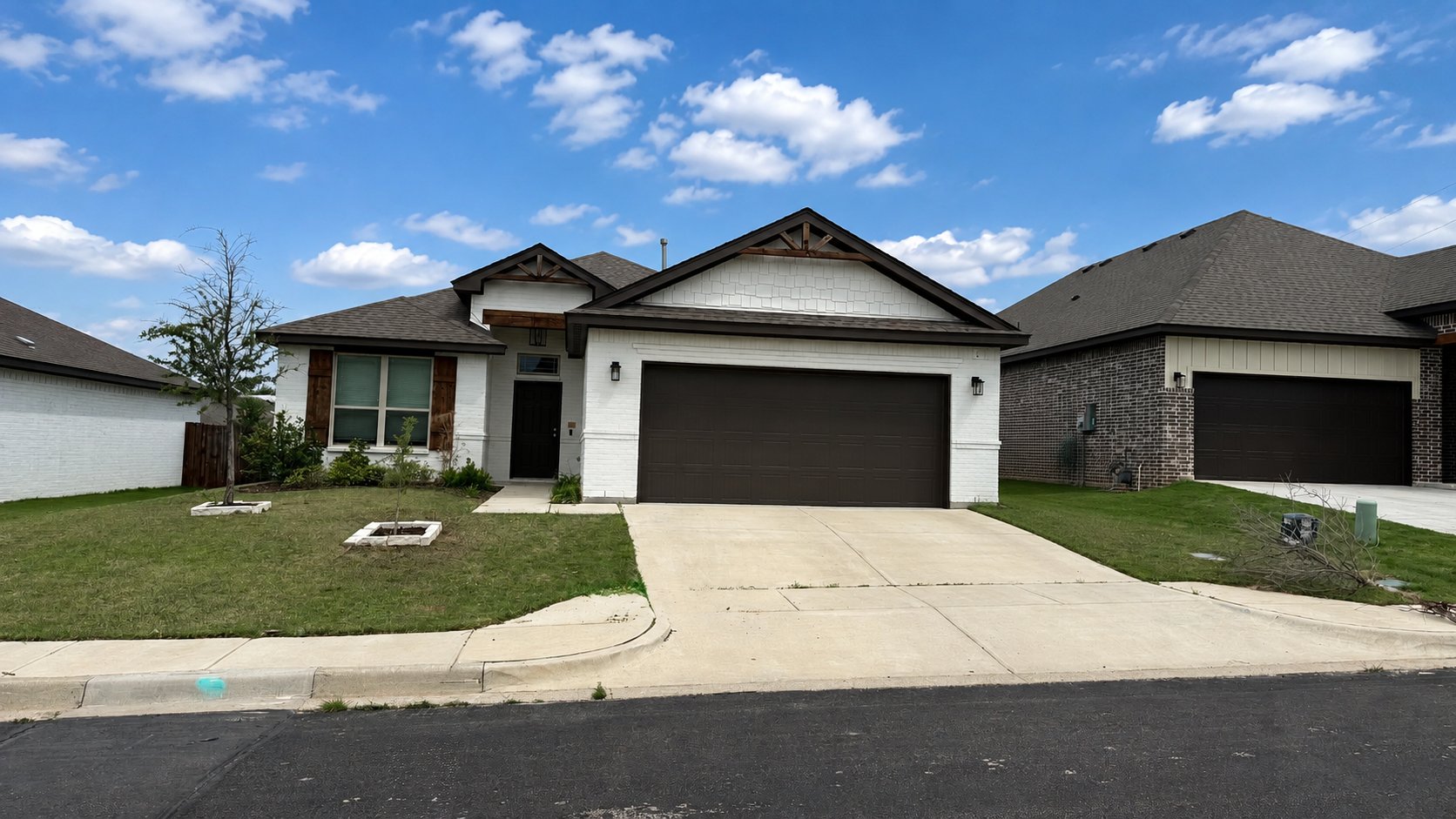 Weatherford House: 342 Carlisle Dr