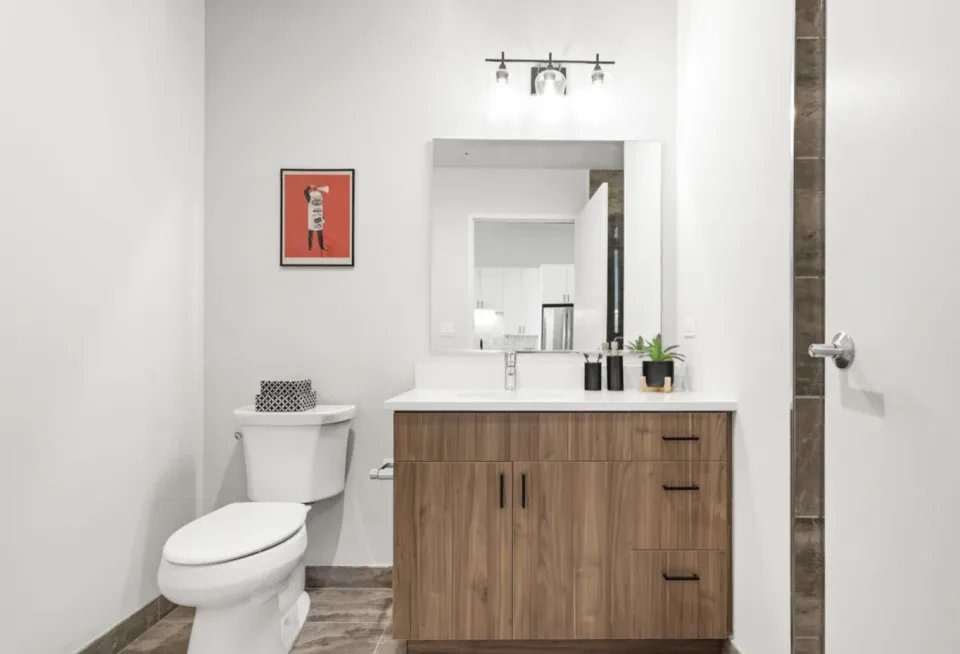 Chicago Apartment: 2518 North Kedzie Boulevard #2E Chicago, IL 60647