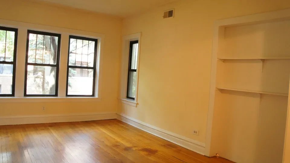 Chicago Apartment: 2518 North Kedzie Boulevard #2E Chicago, IL 60647
