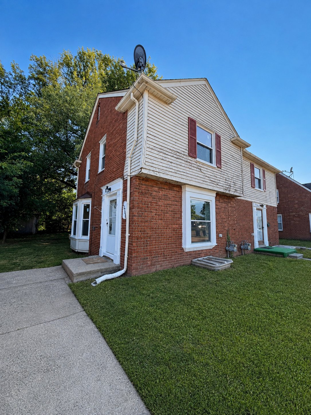 Grosse Pointe House: 21748 Moross Rd