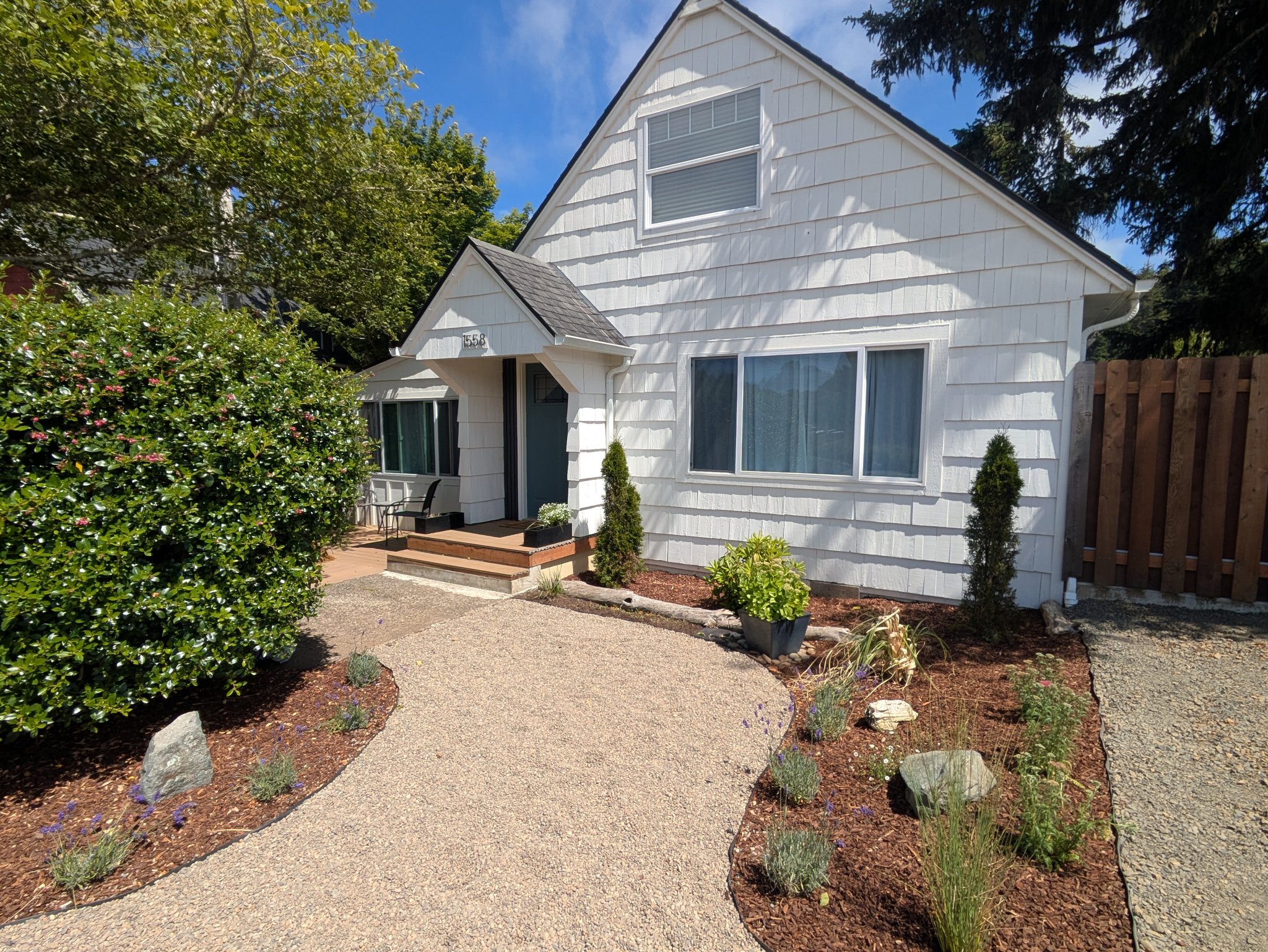 Lincoln City House: 1558 SE 51st St