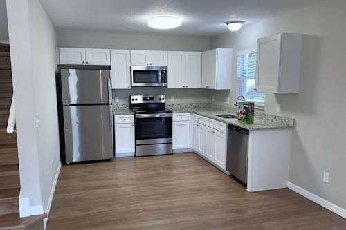 Fife House: 6245 Discovery St E