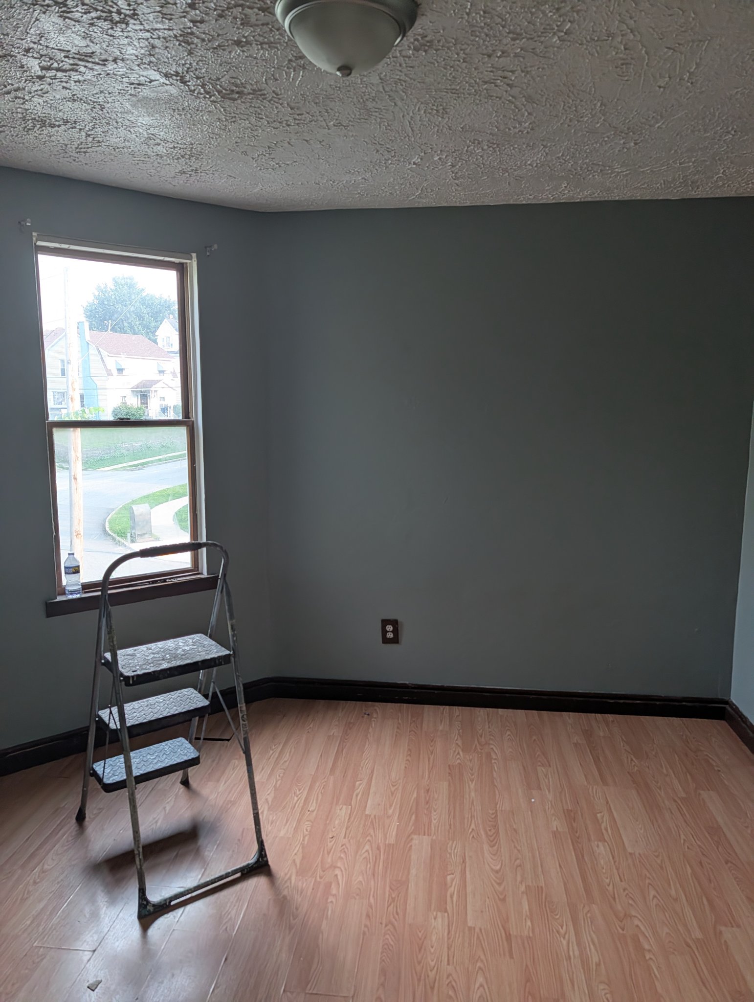 Vandergrift Apartment: 120 Custer Ave