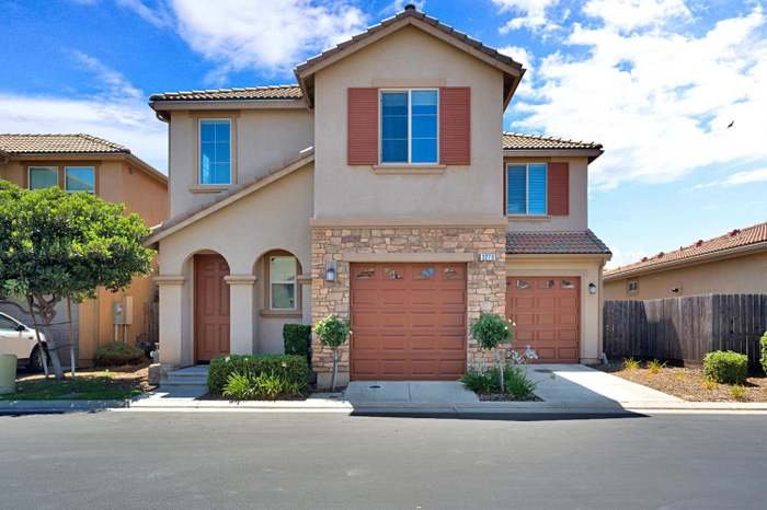 Clovis House: 3270 Alps Ln, Clovis, CA 93619