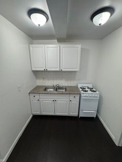 Los Angeles Apartment: 3711 S Western Avenue #9