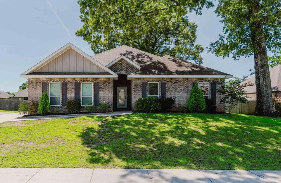 Daphne House: 31639 Buckingham Blvd