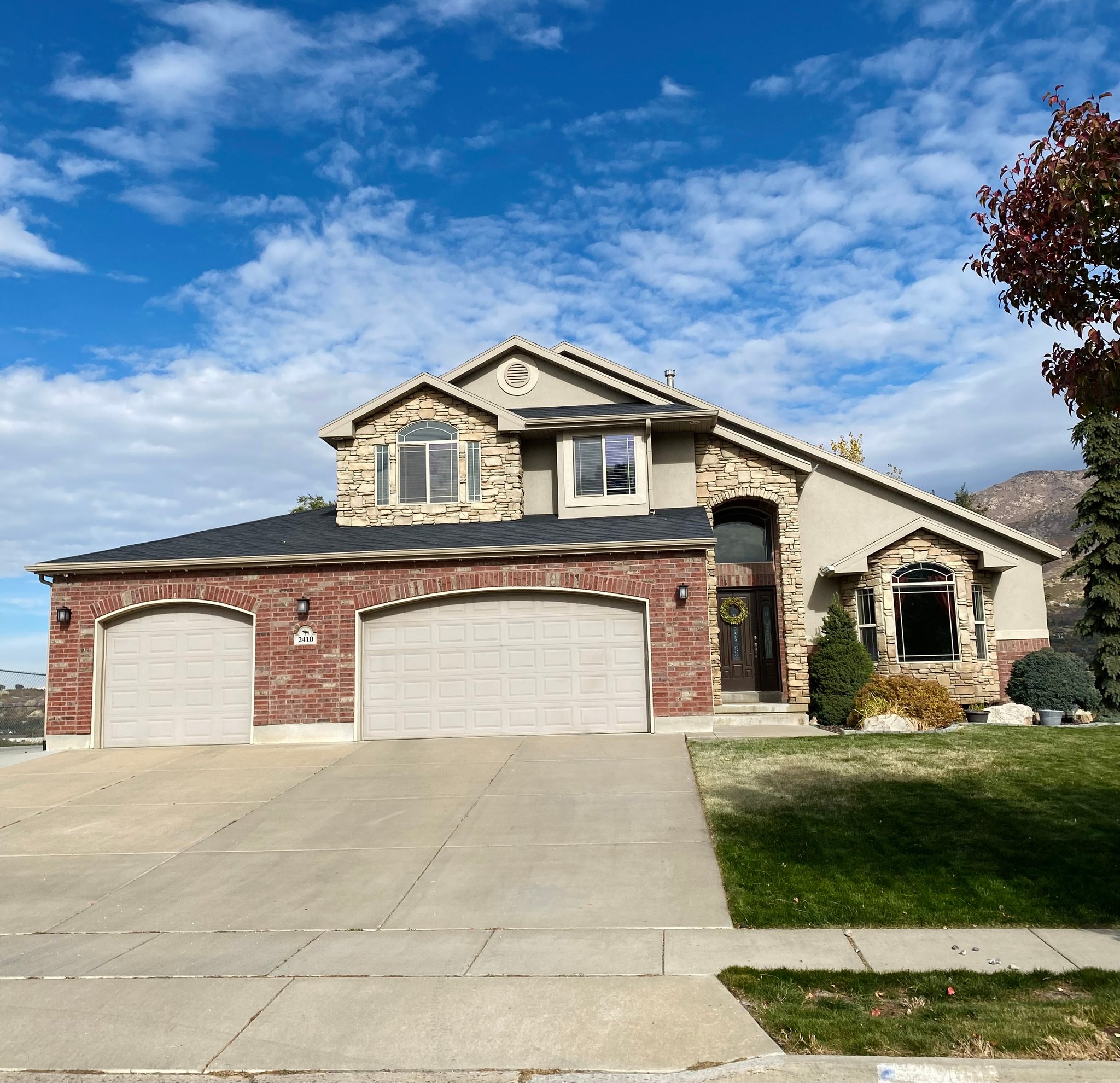 South Weber House: 2410 E View Dr