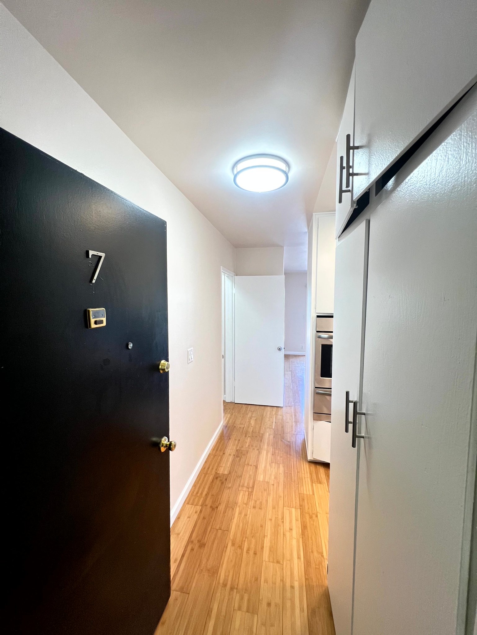 santa monica Apartment: 2637 Centinela Ave