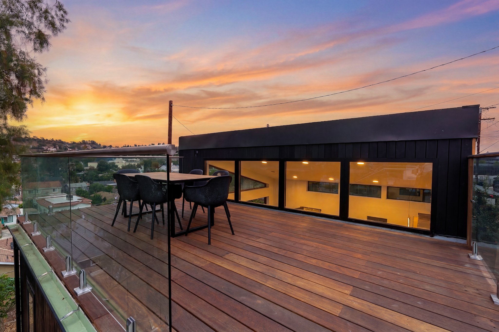 Los Angeles House: 5204 1/2 E Baltimore St
