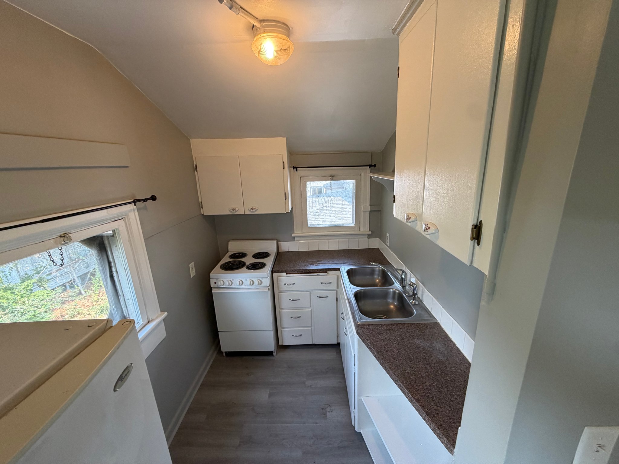 Spokane Apartment: 1102 W Sharp Ave
