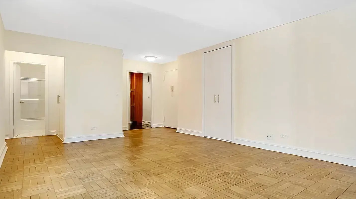 New York Apartment: 888 Eighth Ave