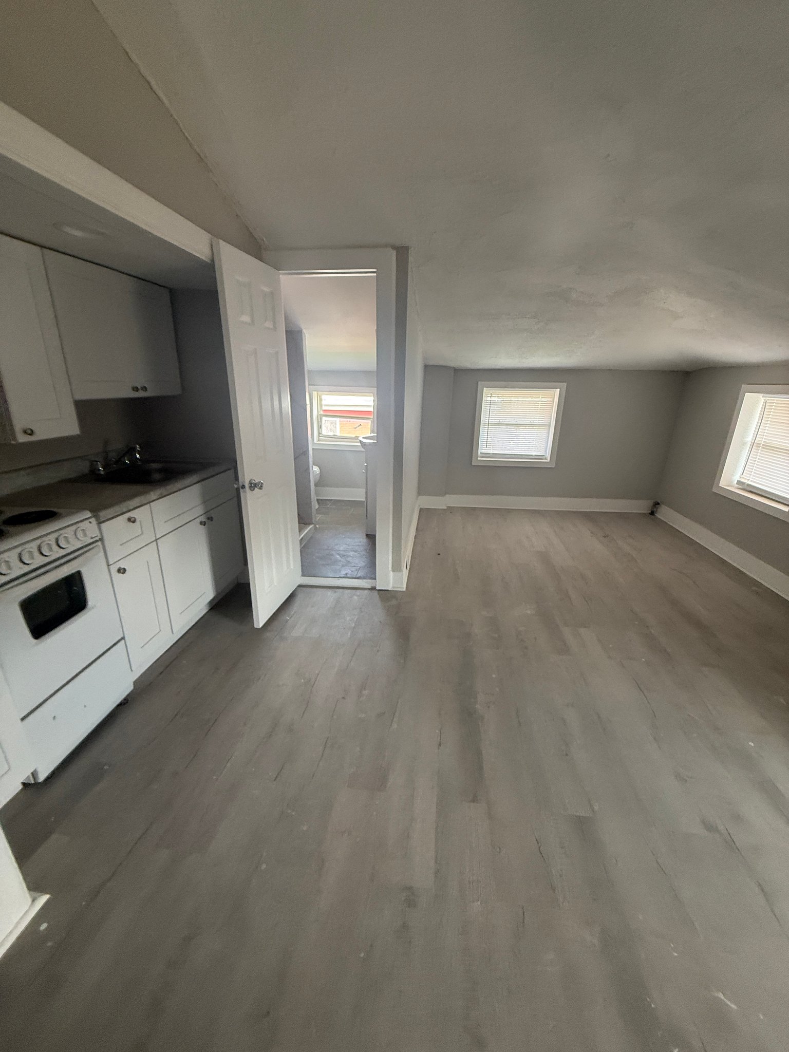 Phila Townhome: 2020 E. Madison St