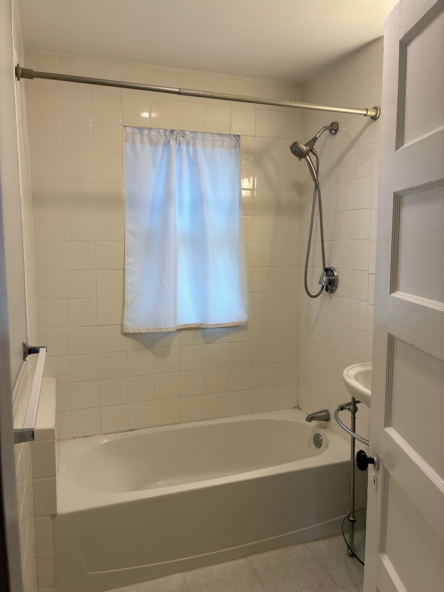 Somerville Apartment: 67 Lexington Ave