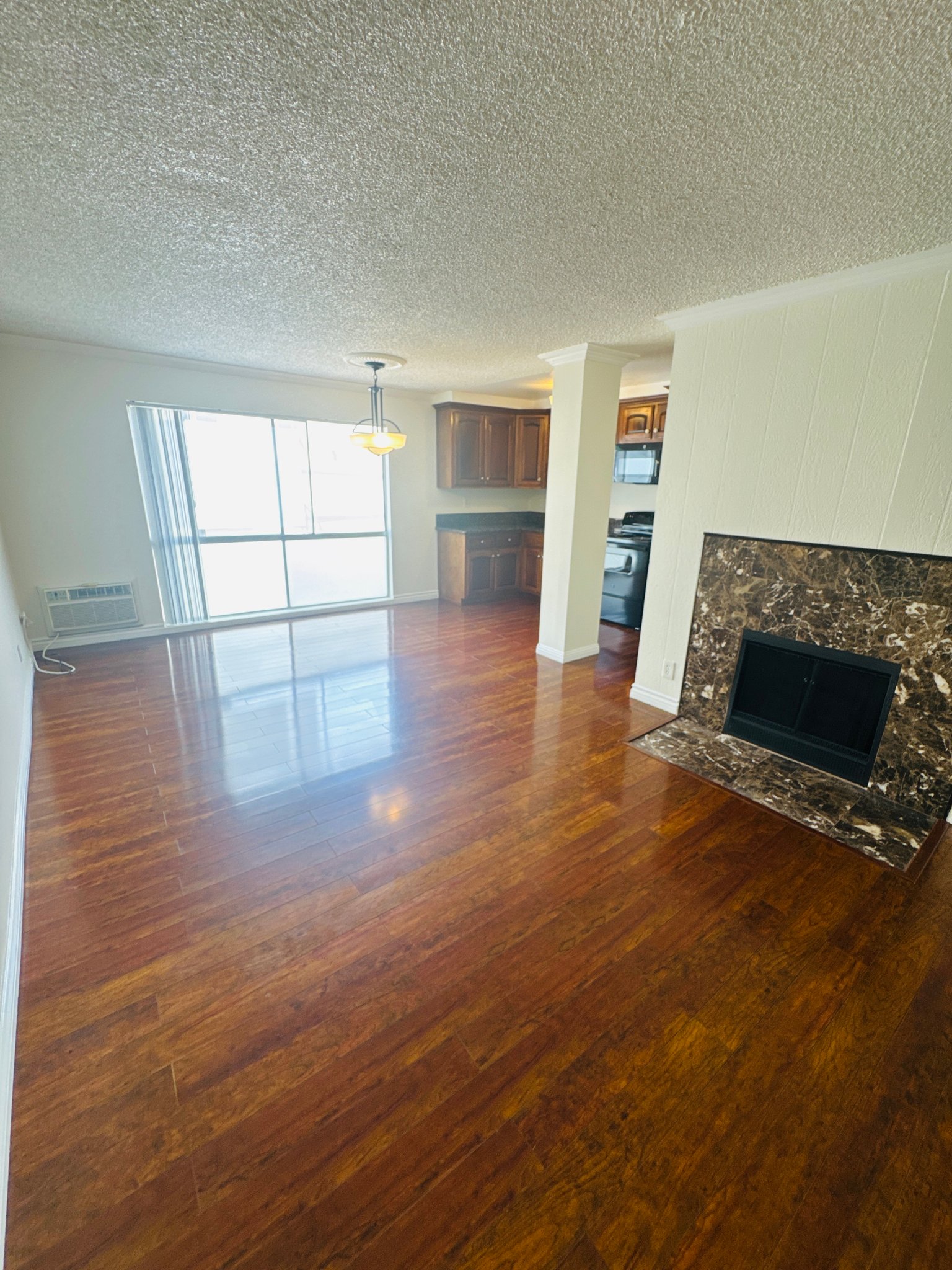 Los Angeles Apartment: 2414 S Barrington Ave