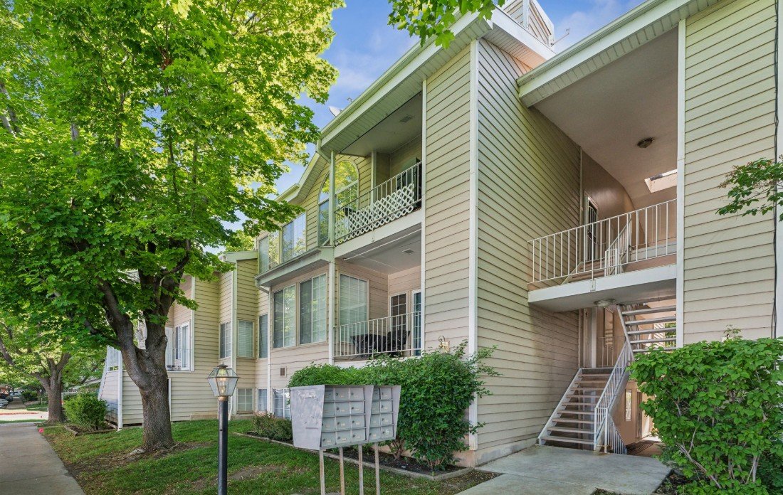 Bountiful Condo: 650 S Main Street