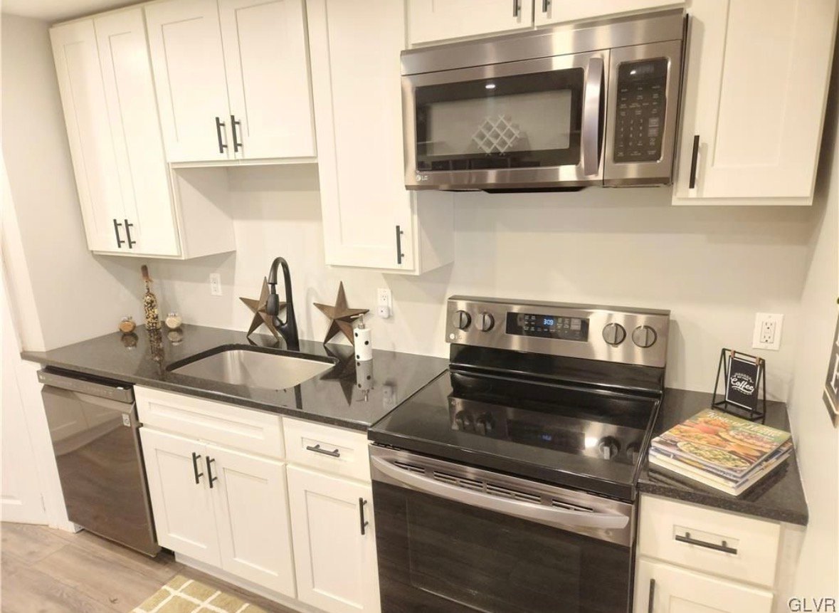 Bethlehem Townhome: 430 E Garrison St