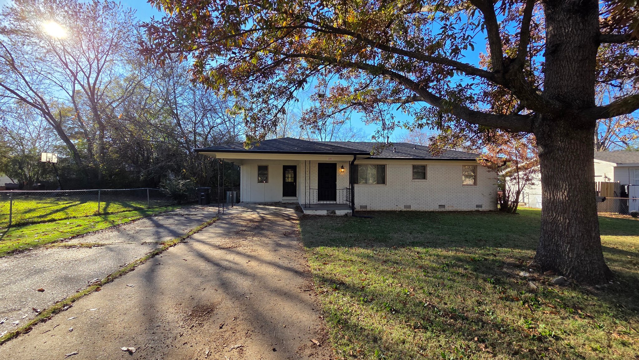 Jacksonville House: 305 Stevenson Street
