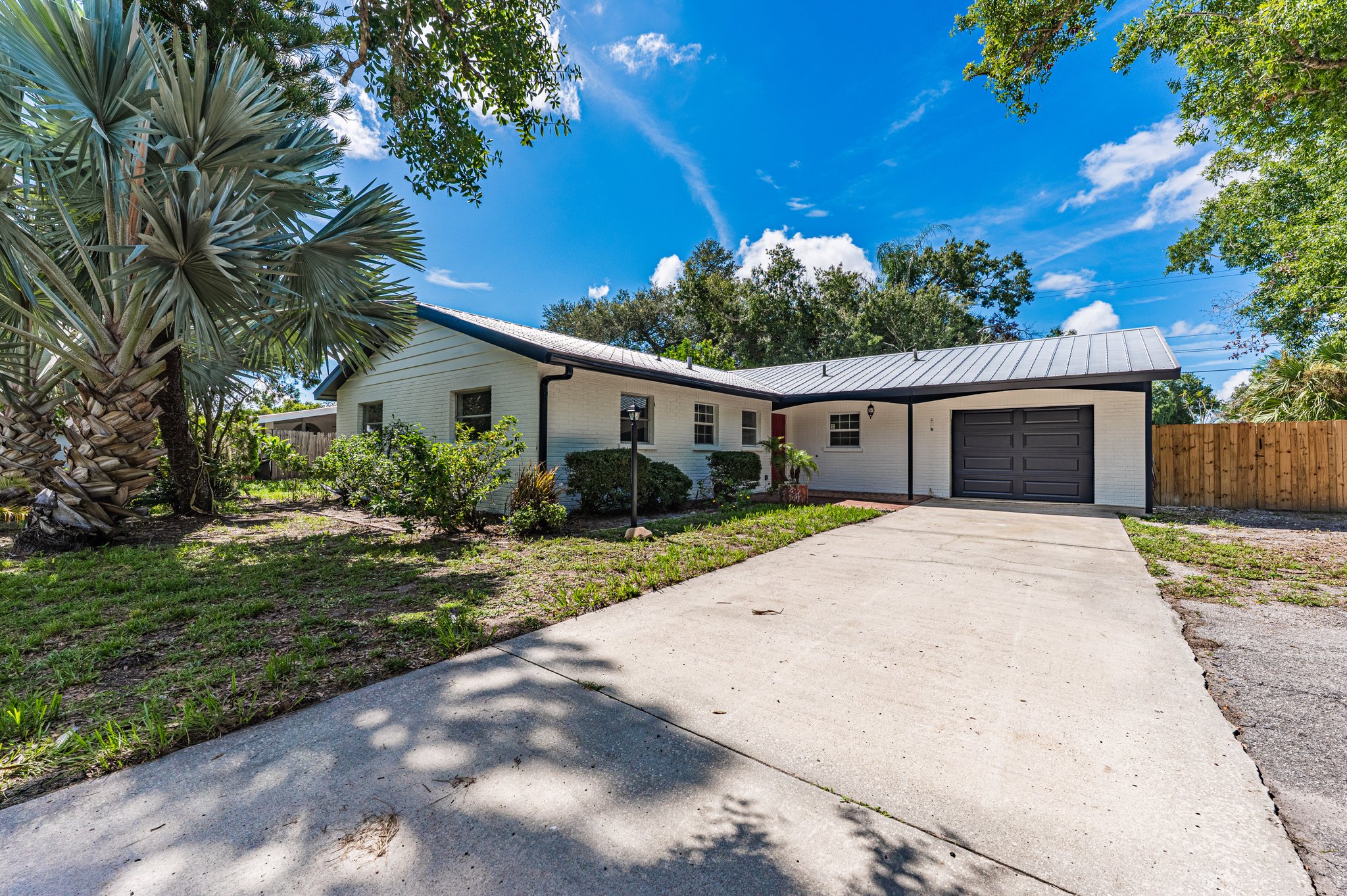 Sarasota House: 3372 Webber St