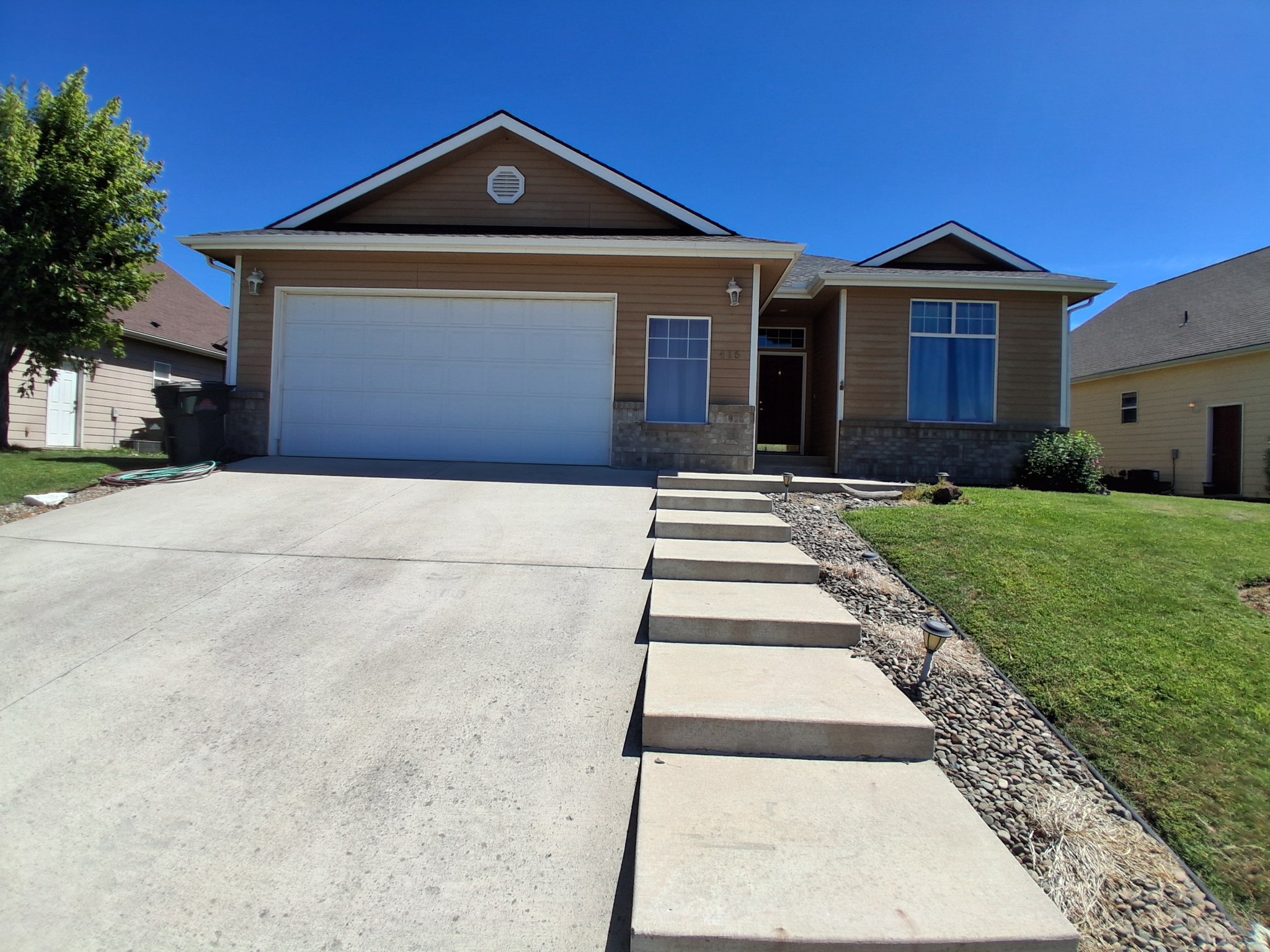 Grandview House: 415 sherilyn court