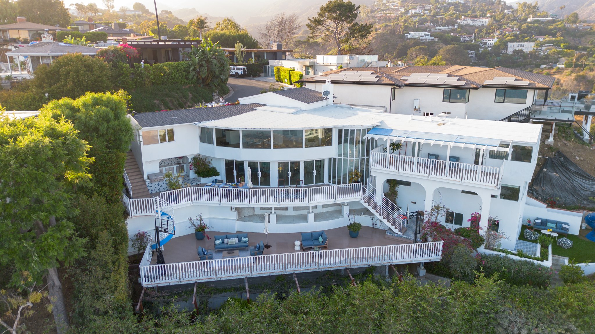 Pacific Palisades House: 17440 Revello Dr