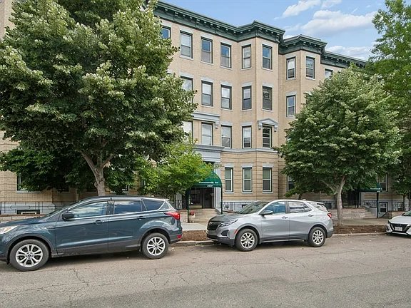 brighton Apartment: 1423 Commonwealth Ave