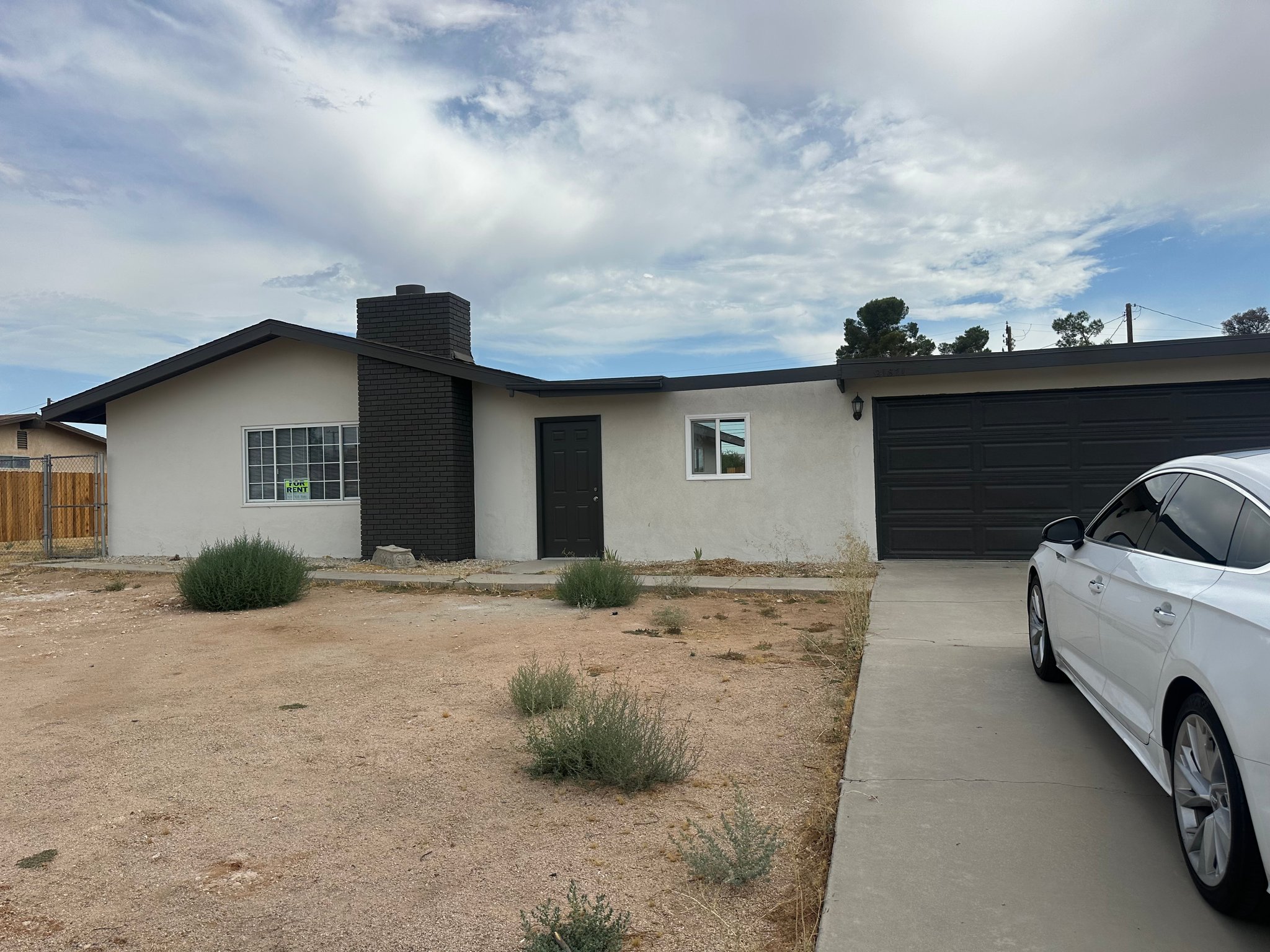 Apple Valley House: 21871 Hurons Ave