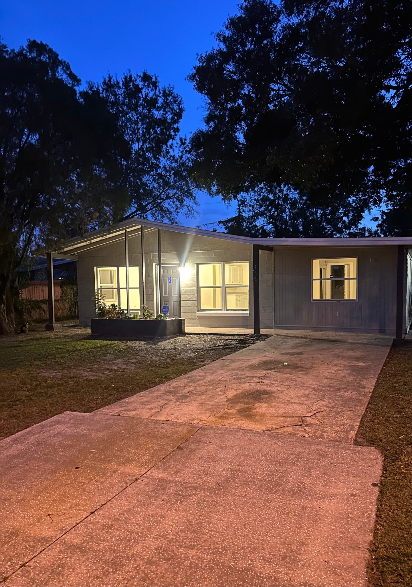 Orlando House: 4928 Shoshone St