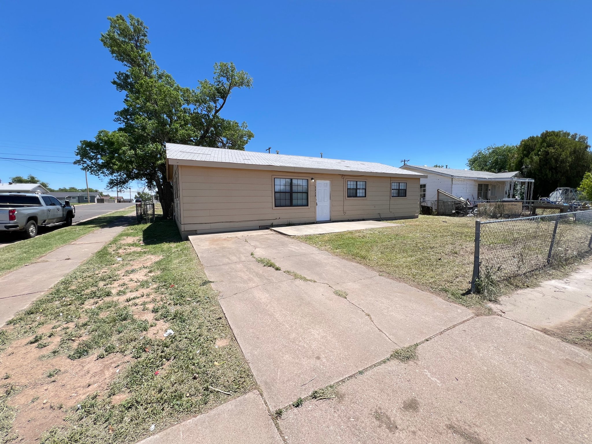 Amarillo House: 2928 N Grand St