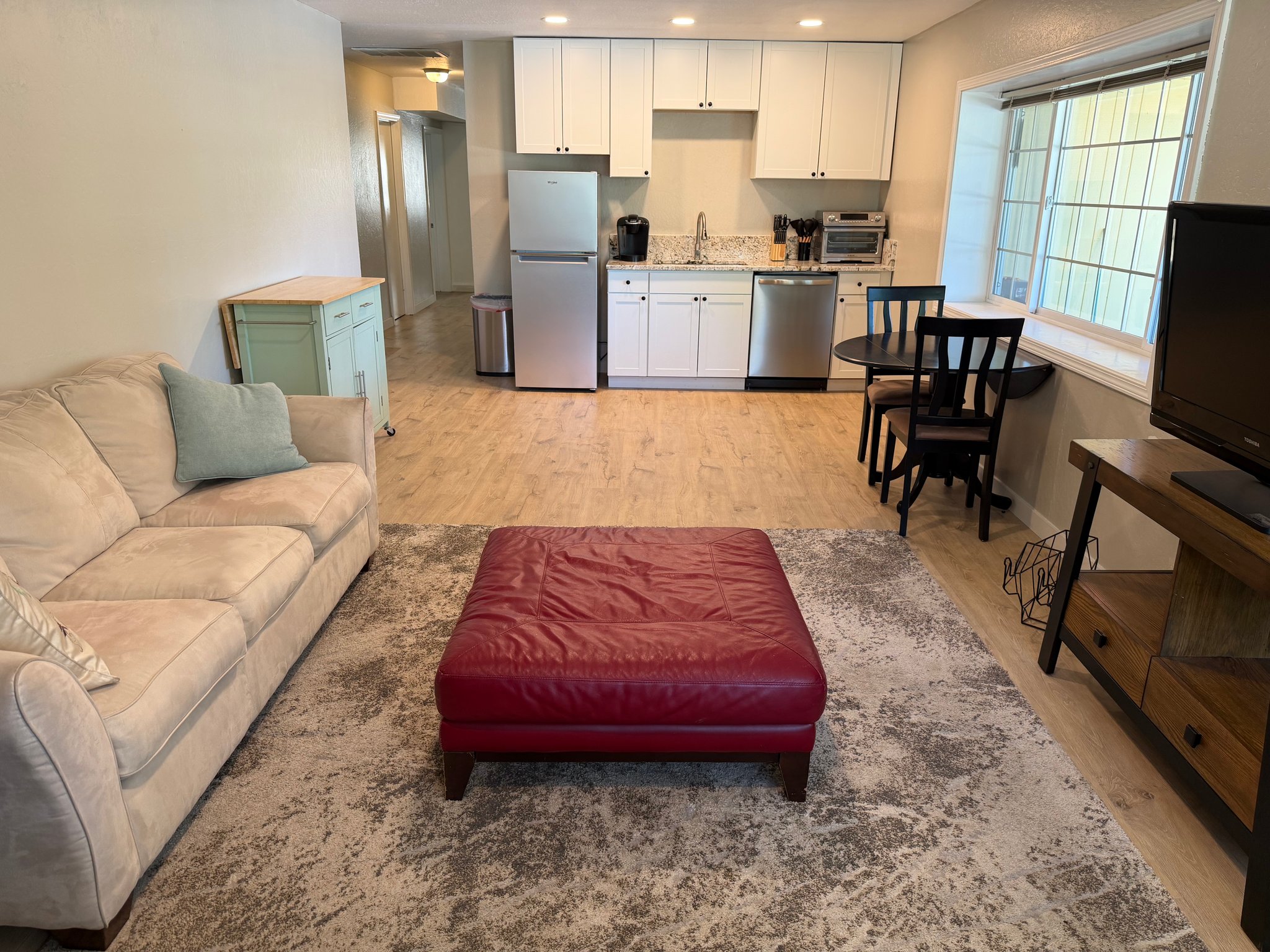 Medford Apartment: 1303 Highcrest Dr