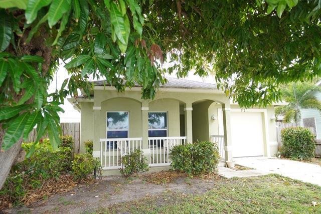 Boynton Beach House: 112 SE 2nd Avenue
