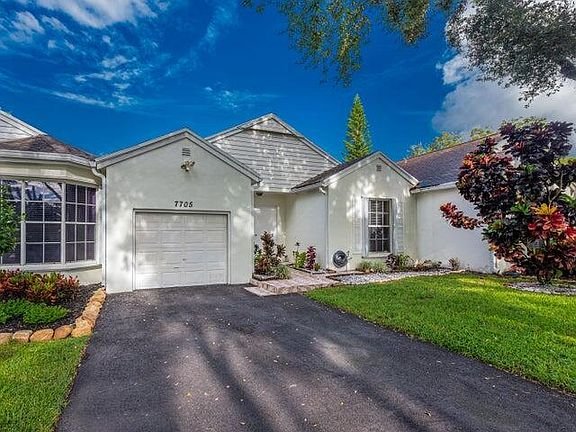 Boynton Beach Townhome: 7705 Forest Green Ln
