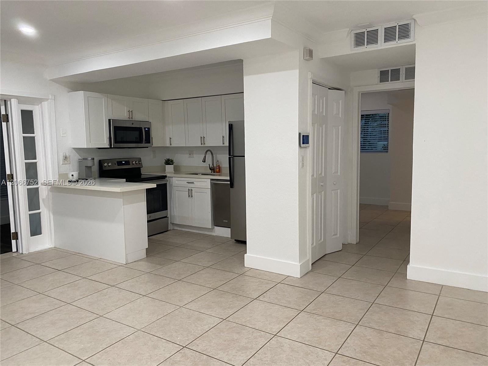 Miami Condo: 1 Edgewater Dr