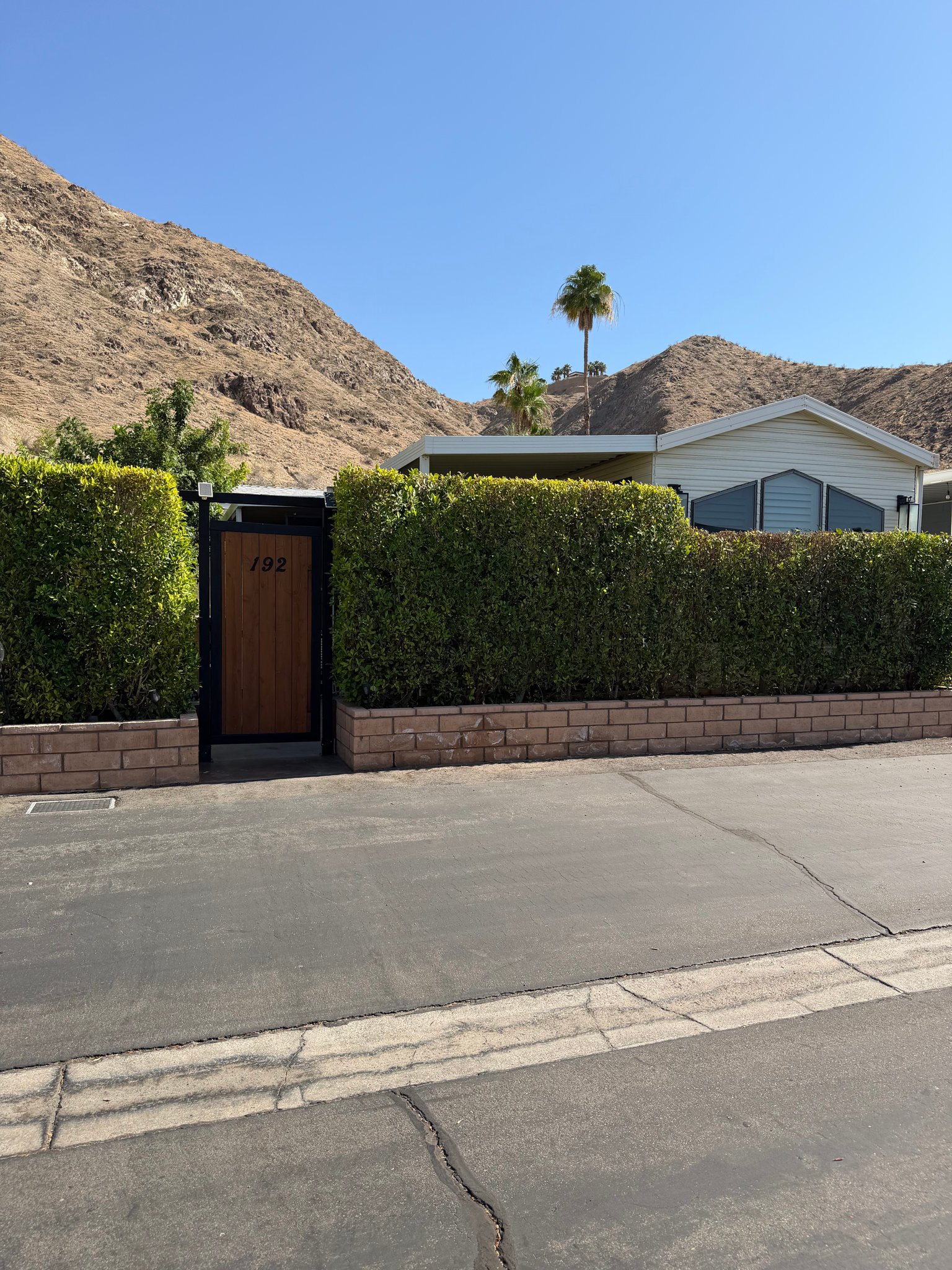 Cathedral City House: 69333 E Palm Canyon Dr
