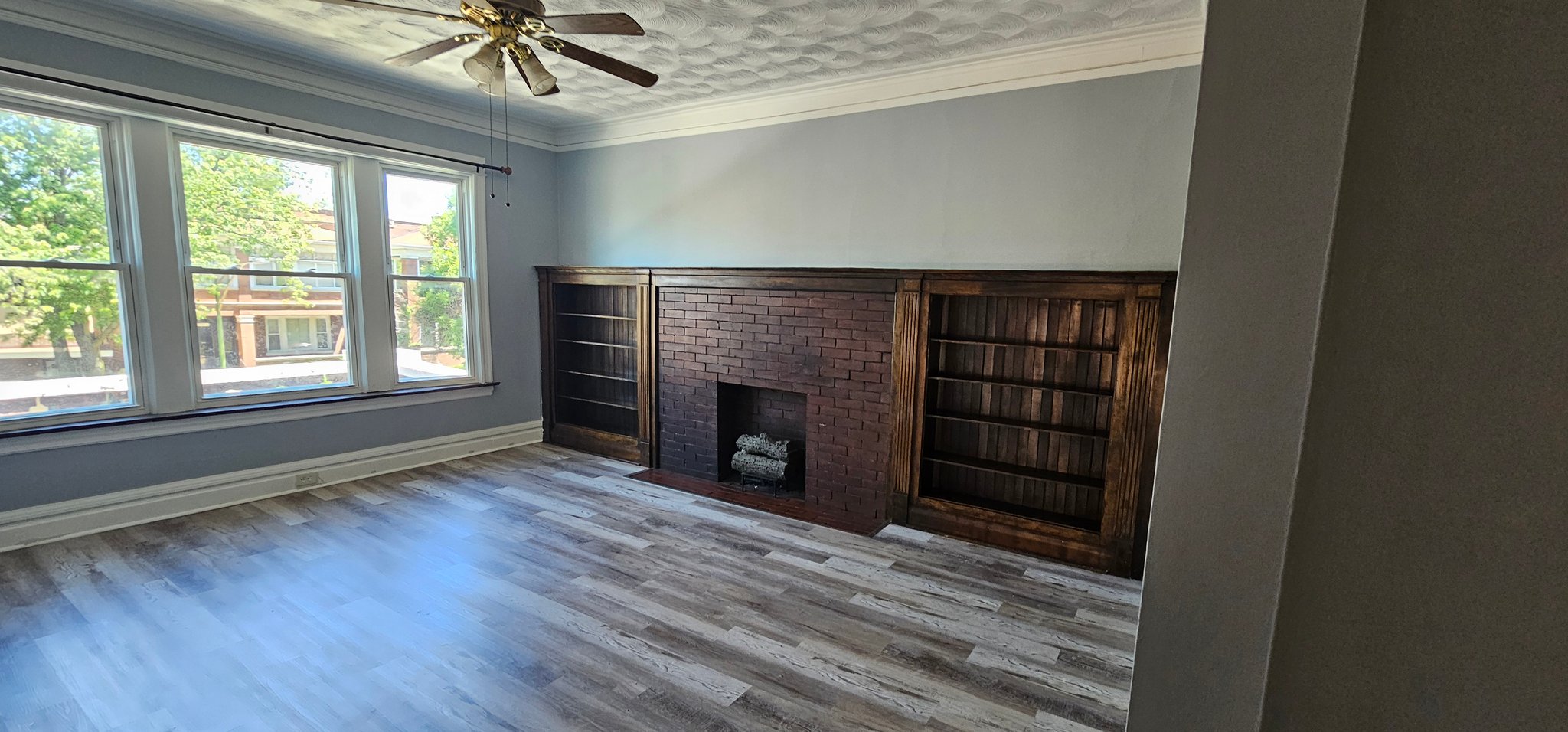 Chicago Apartment: 7712 S Carpenter St