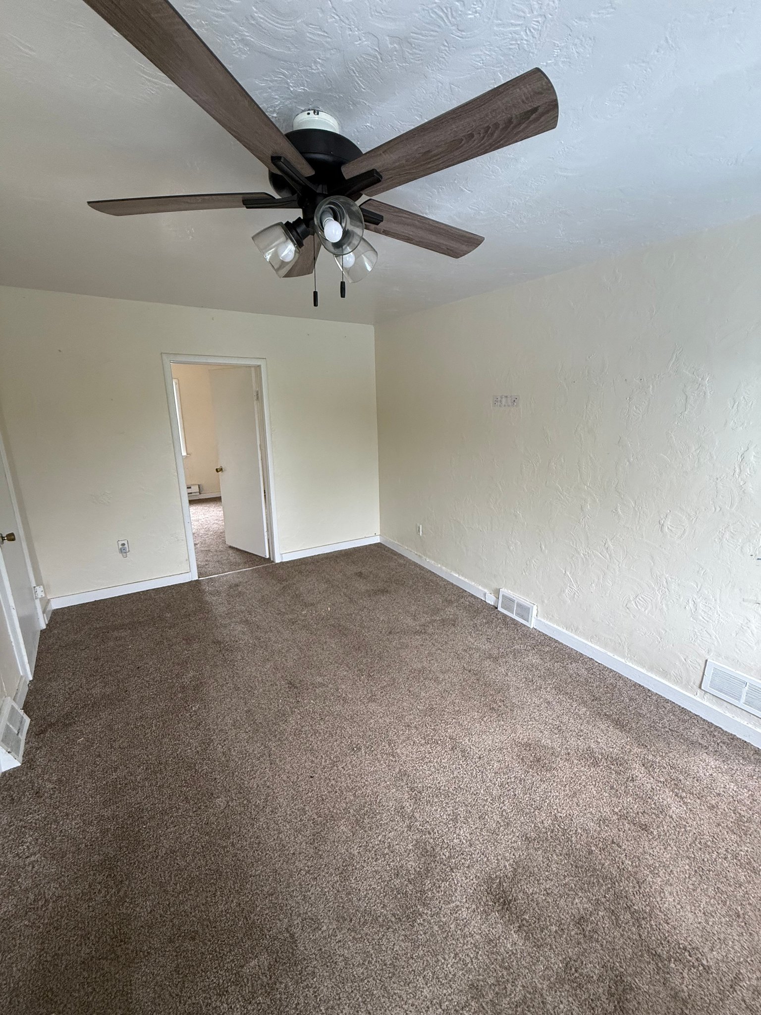 Scottdale Apartment: 126 N Broadway
