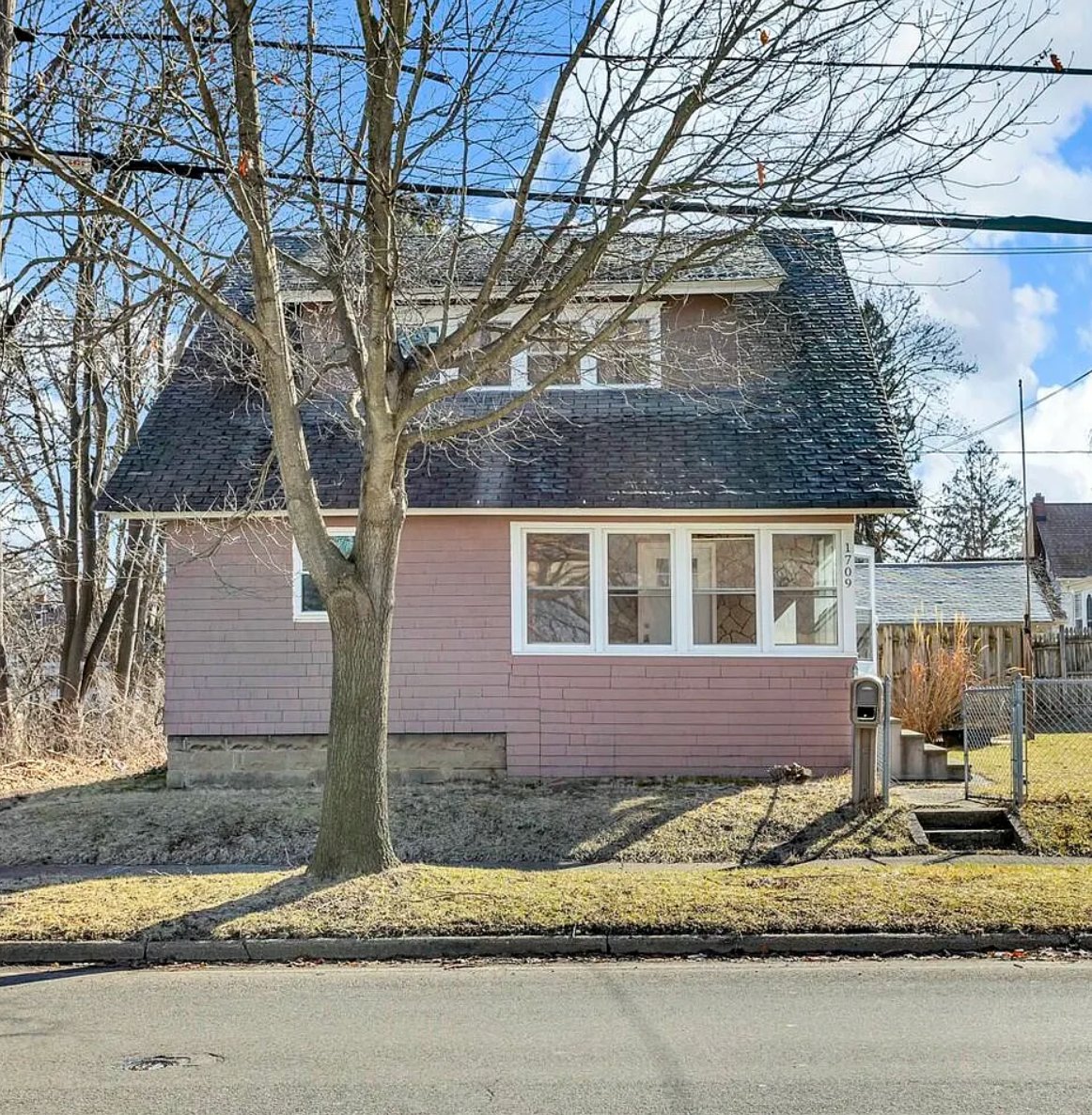 Jackson House: 1709 S. Jackson
