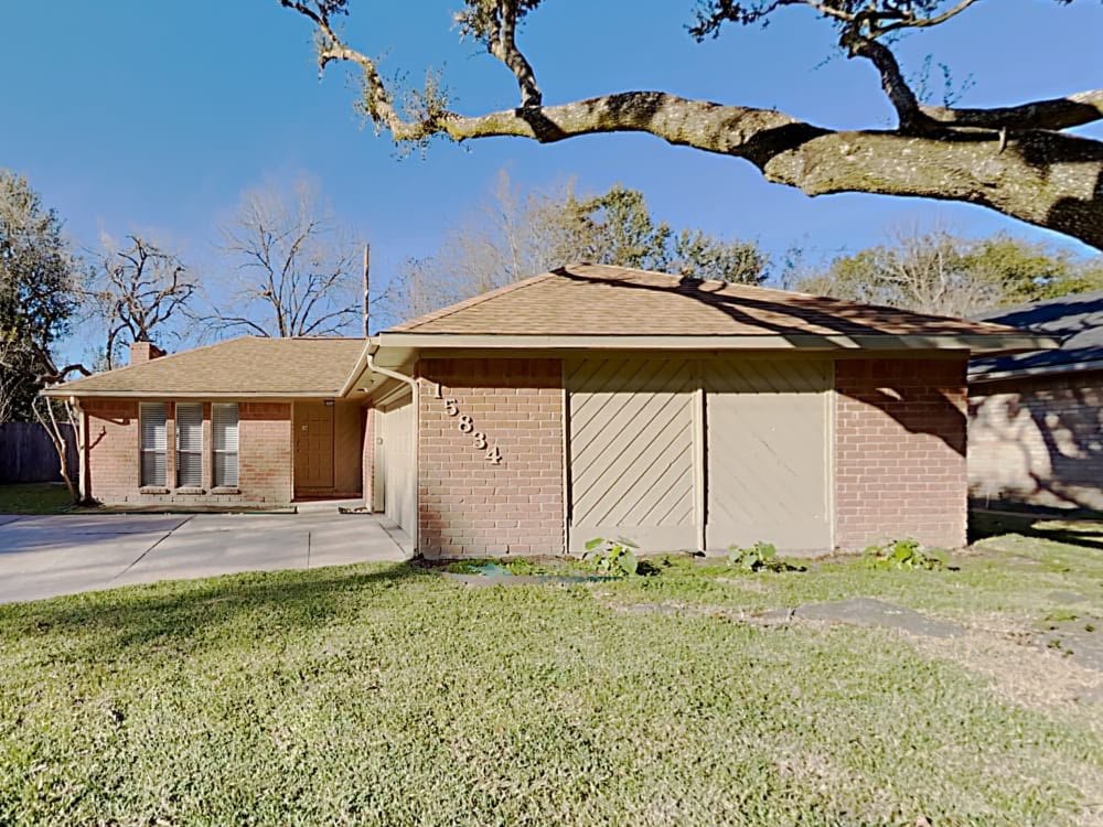 Houston House: 15835 Fox Springs Dr