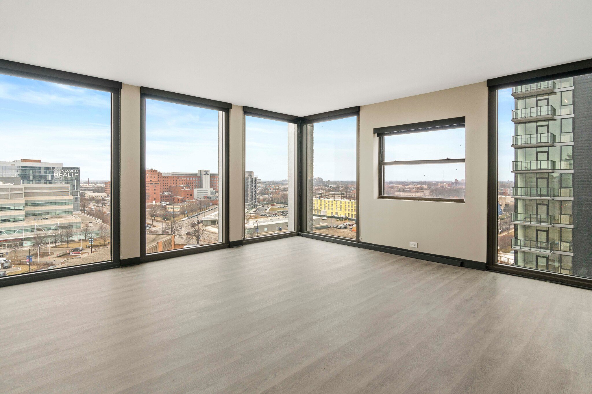 Chicago Condo: 1912 W Odgen Ave