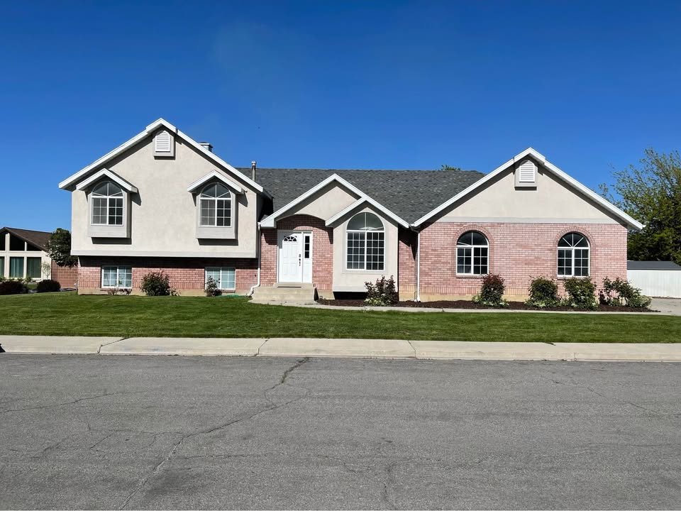 Orem House: 355 N 1200 E