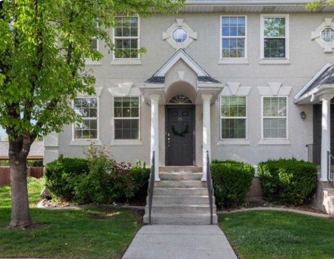 Orem Townhome: 1947 S Columbia Ln