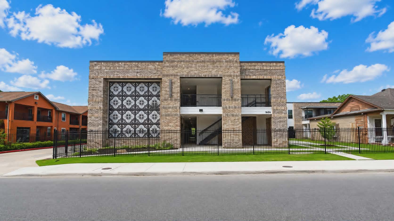 San Antonio Apartment: 1606 El Paso St.