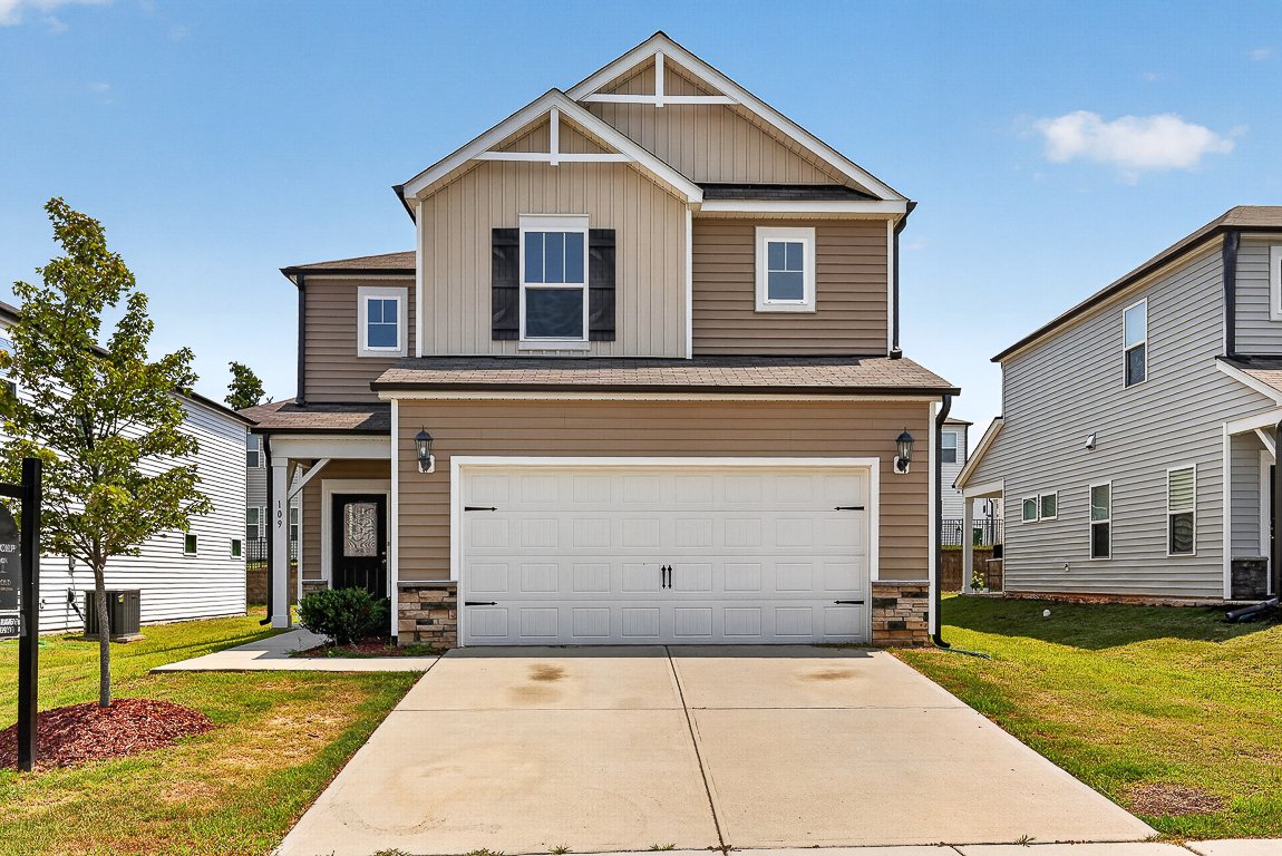 Fuquay Varina House: 109 Boone Lake Way