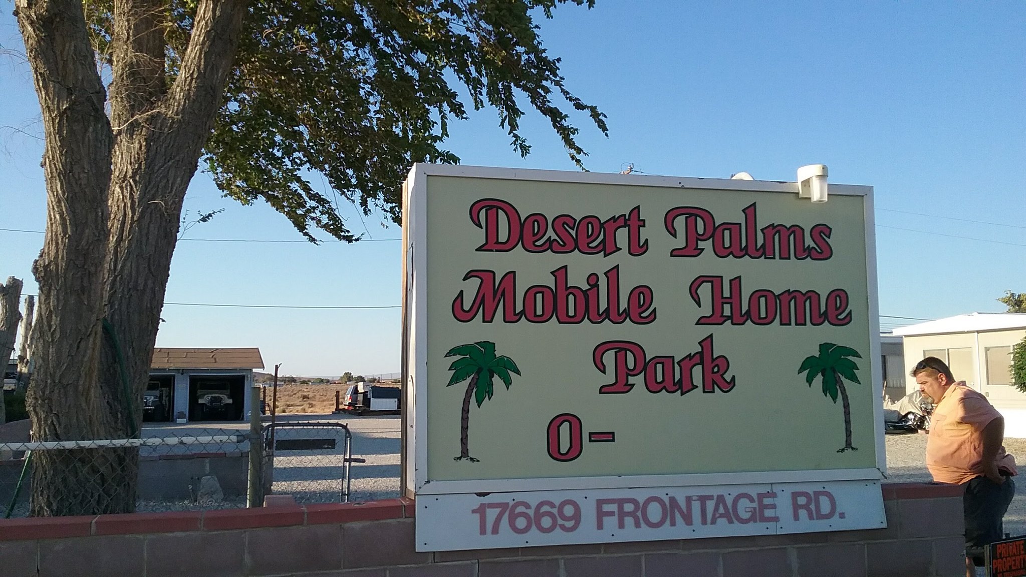 North Edwards Single Room: 17669 Frontage Road, north edwards