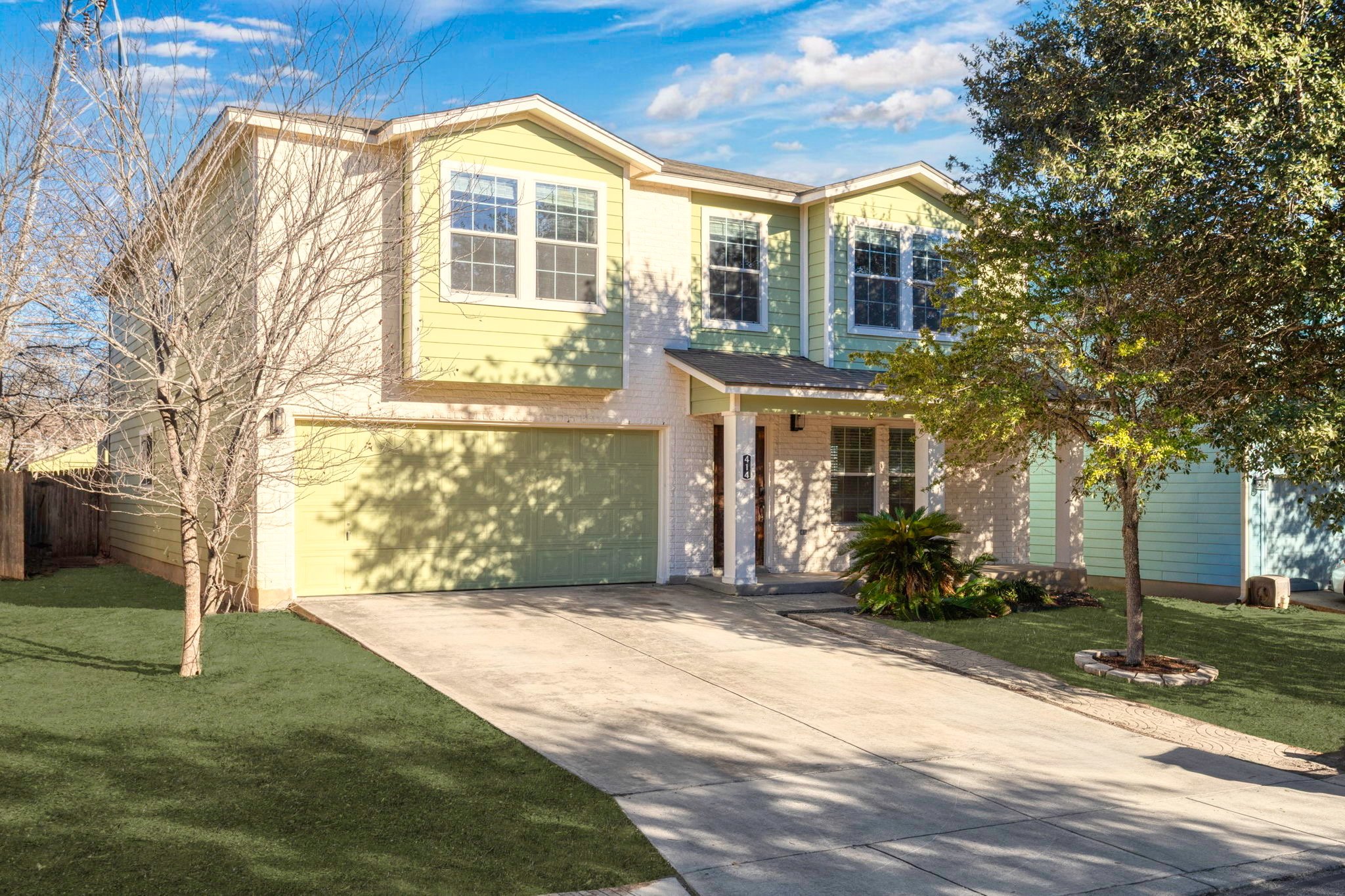 San Antonio House: 414 Spruce Breeze