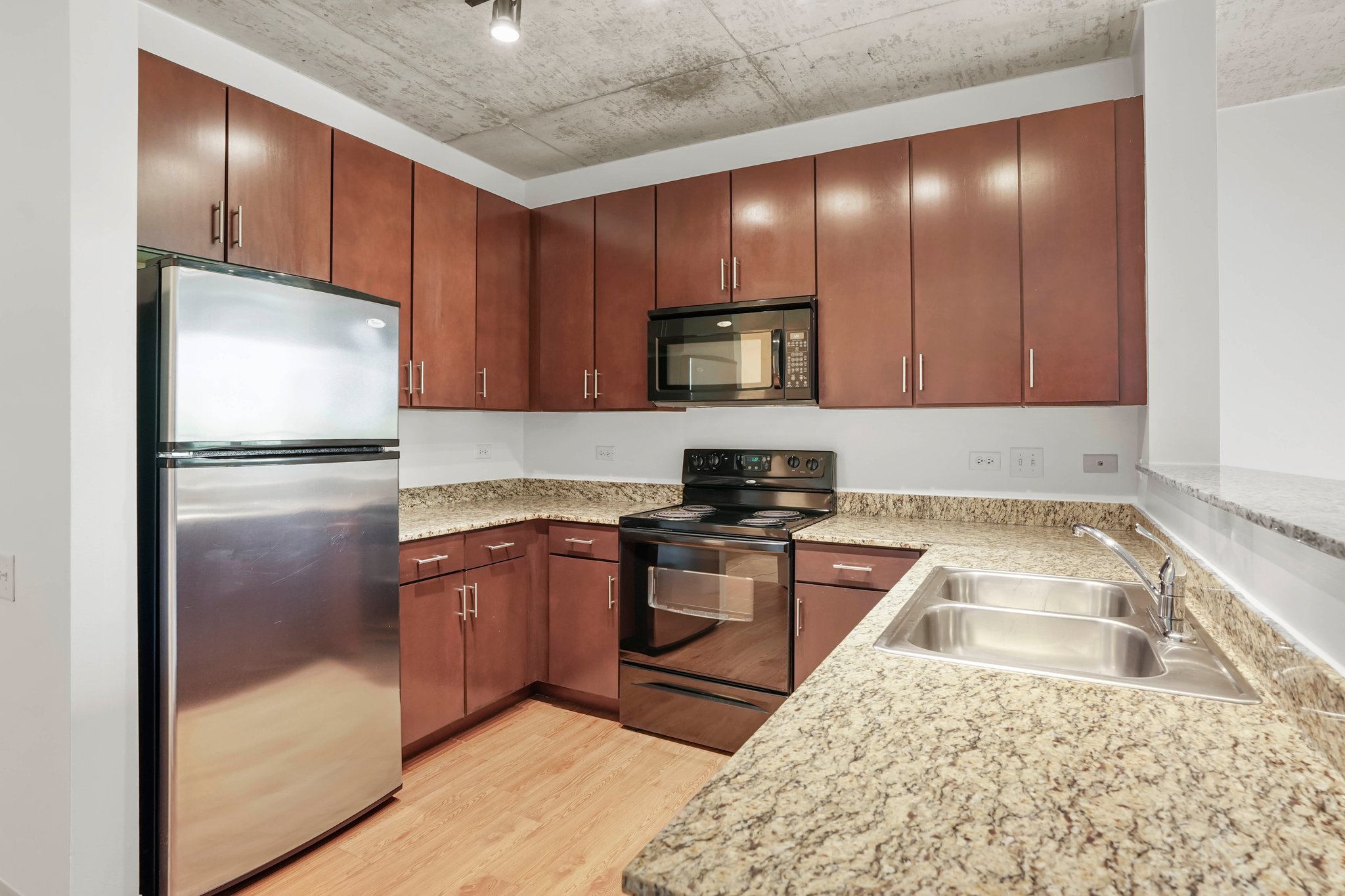 Chicago Condo: 911 S. Clark St