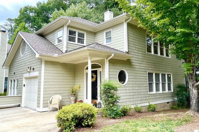 Chapel Hill Townhome: 911 North Columbia Street