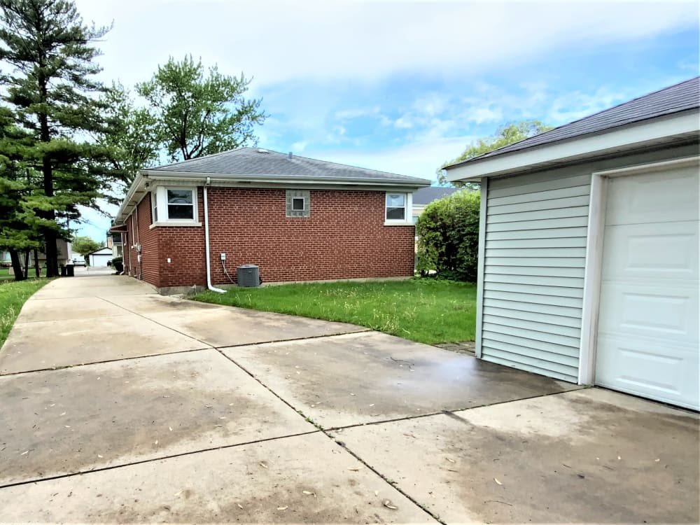 Westchester House: 1453 Heidorn Ave,