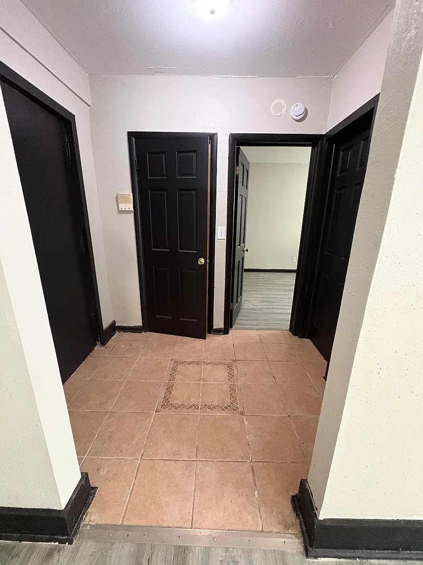 Milwaukee Apartment: 843 N 24th St