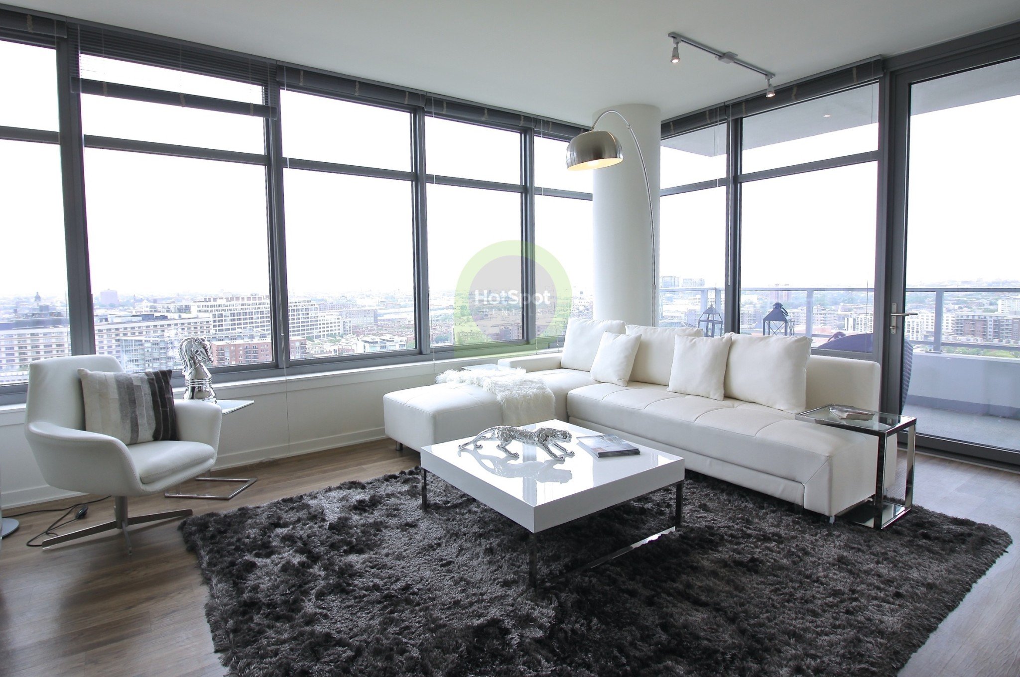 Chicago Condo: 320 W Chestnut