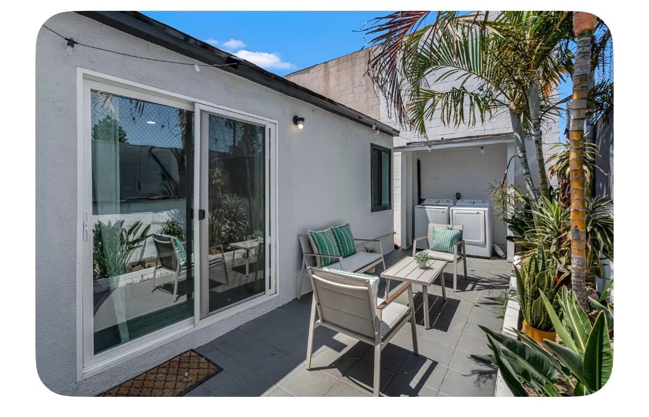 Paramount House: 15112 Orange Ave.